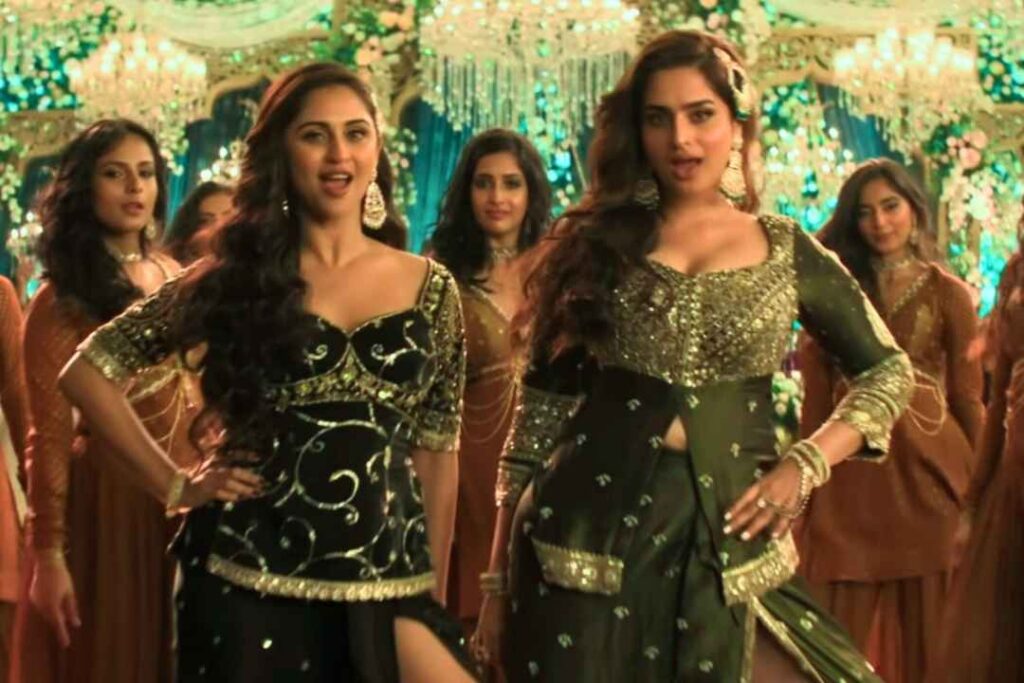 most beautiful poster of Shararat Song video